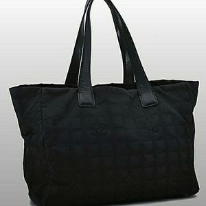 💎CHANEL AUTHENTIC 💎NEW TRAVEL LINE BLACK SHOULDER BAG | VERY GOOD CONDITION